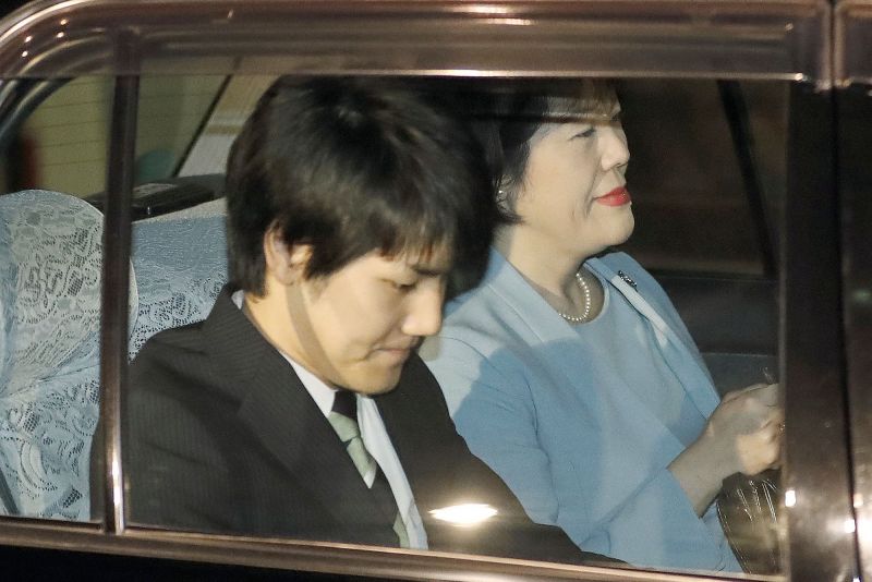 kei-komuro-va-me-kayo kei-komuro-va-me-kayo